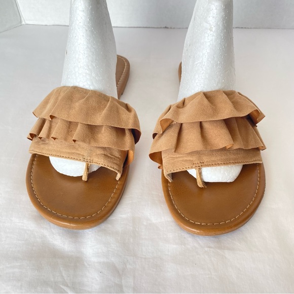 Arizona Jean company, size 9m, Arizona Jean Co decorative flip-flop in tan. - Picture 3 of 7